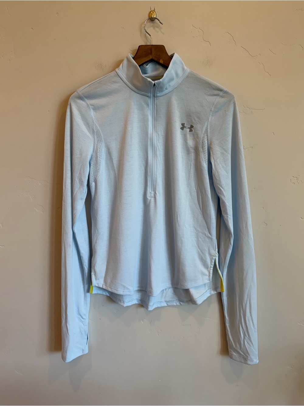 UNDER ARMOUR Light Baby Blue Half Zip Heat Gear Active Pullover Top